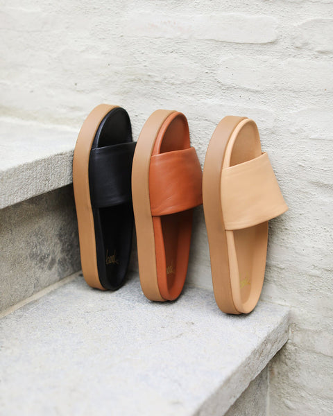 Beek Cross-Over offers Tan Brown Leather Slide Sandals