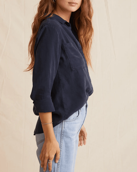 Bella Dahl Two Pocket Classic Button Down in Endless Sea Bliss