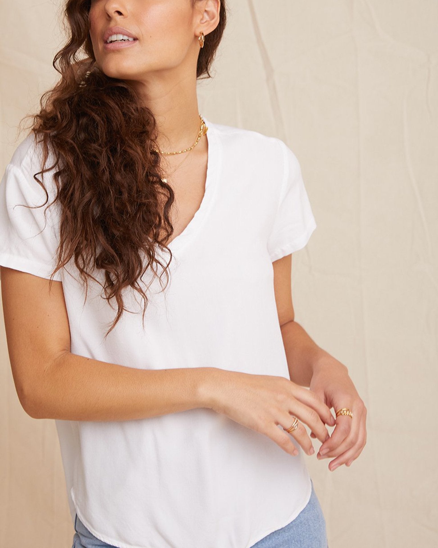 Bella Dahl V Neck Tee in White Bliss Boutiques