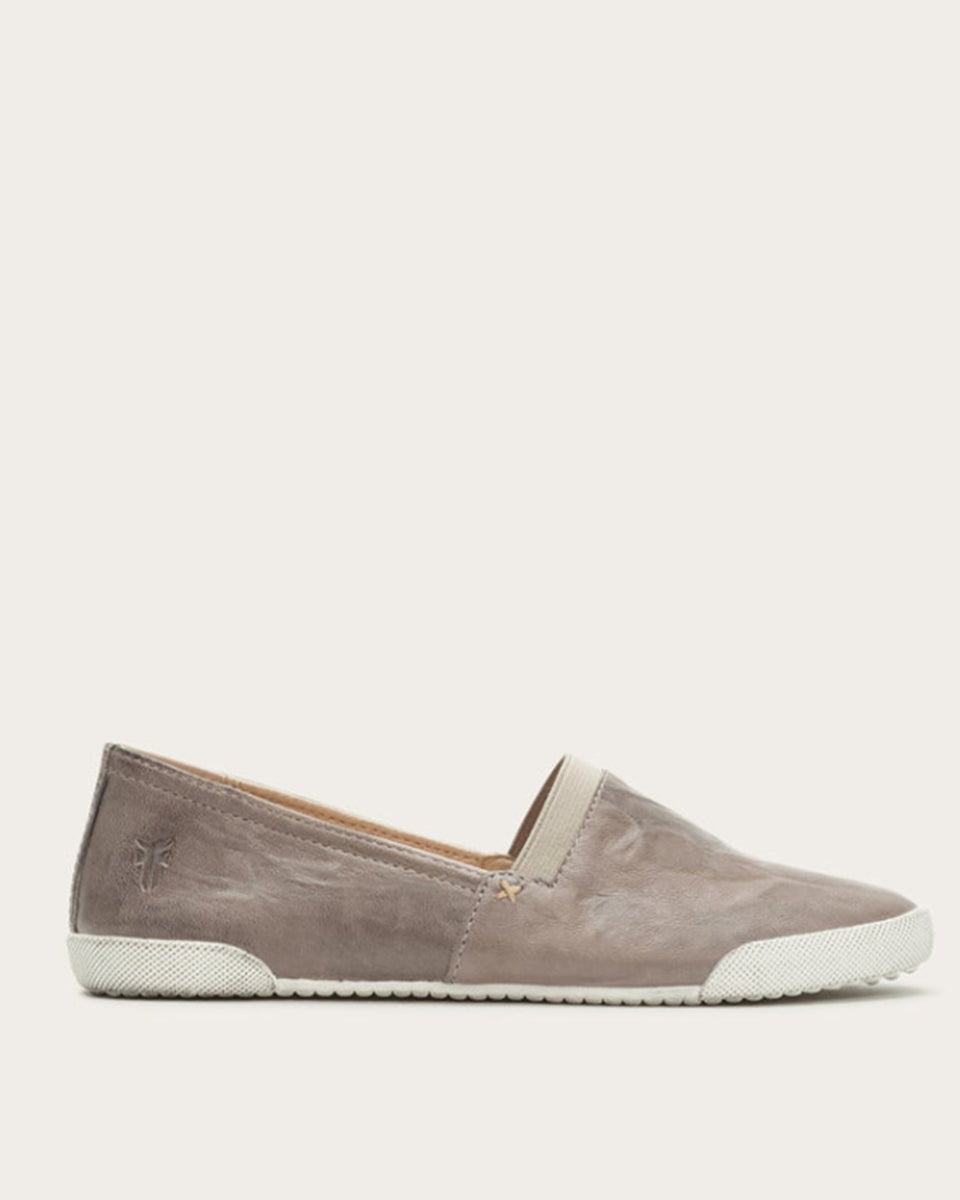 Frye deals flats melanie