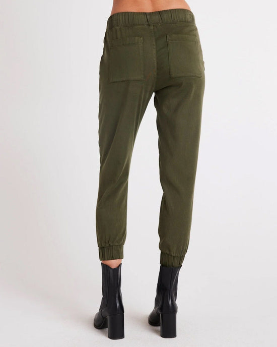 Bella Dahl Pocket Jogger w/o Rips in Italian Herb 