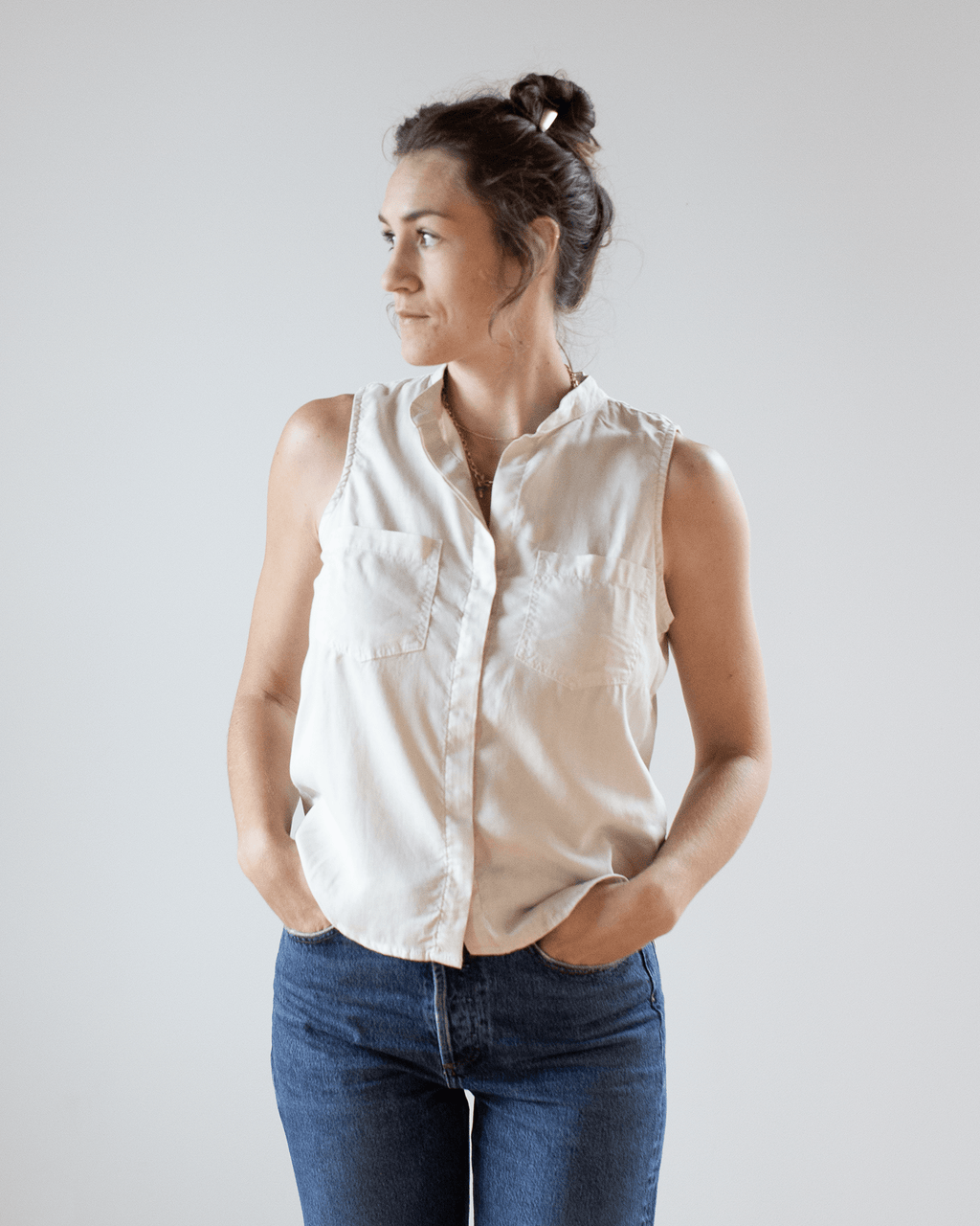 Bella Dahl Sleeveless Two Pocket Button Down in Cool Sand Bliss