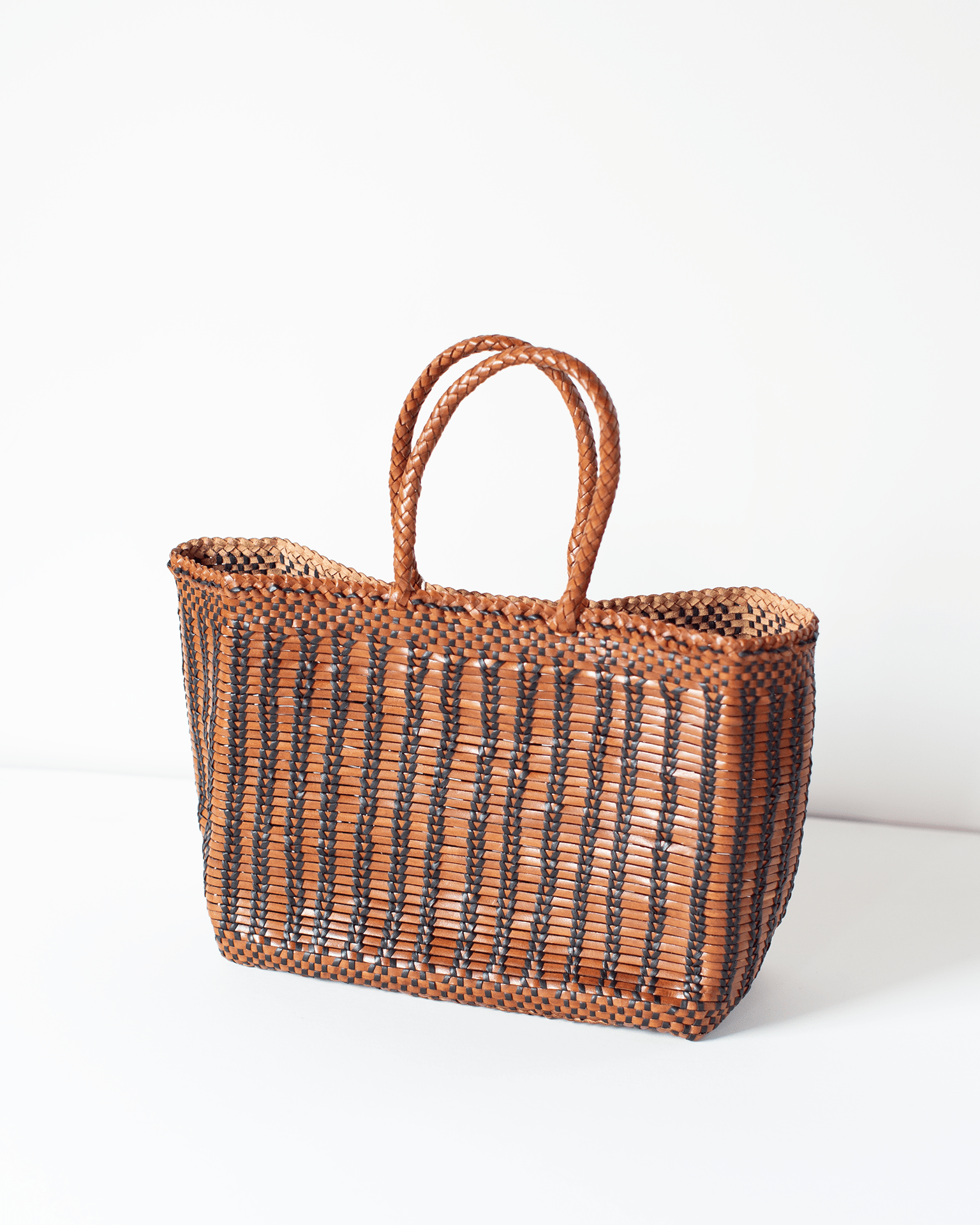 Bali Basket Big in Tan w/ Black