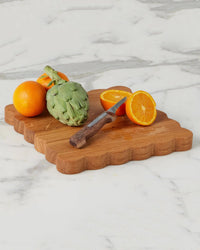 etúHOME Home Square Scalloped Cutting Board, Small