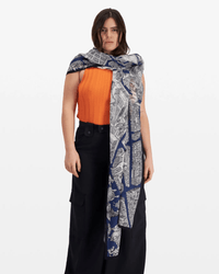 Inoui Editions Scarf / Etole 100 Turgot in Dark Blue 