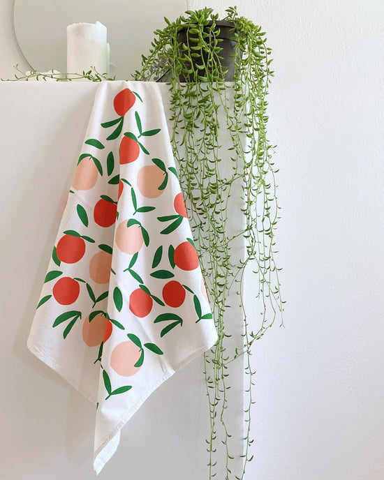 Julie Peach Home White Peach Toss 20 inch Tea Towel