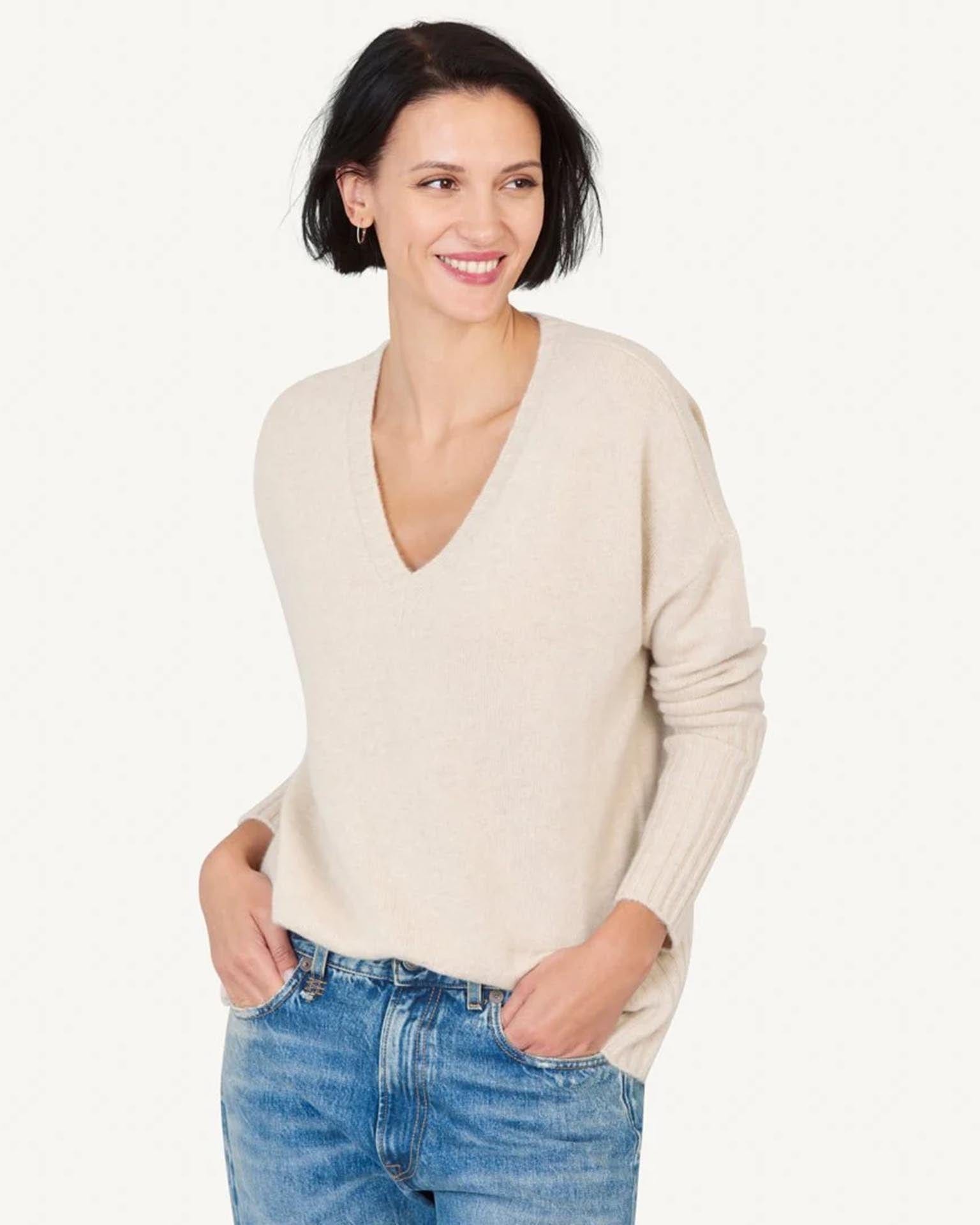 Ella Cashmere V Neck in Oat