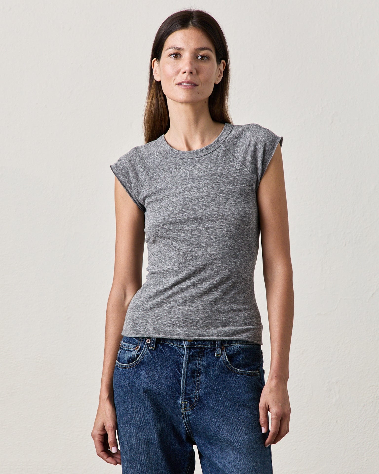 Chloe Fitted Raglan Crew T in Charcoal Heather Grey