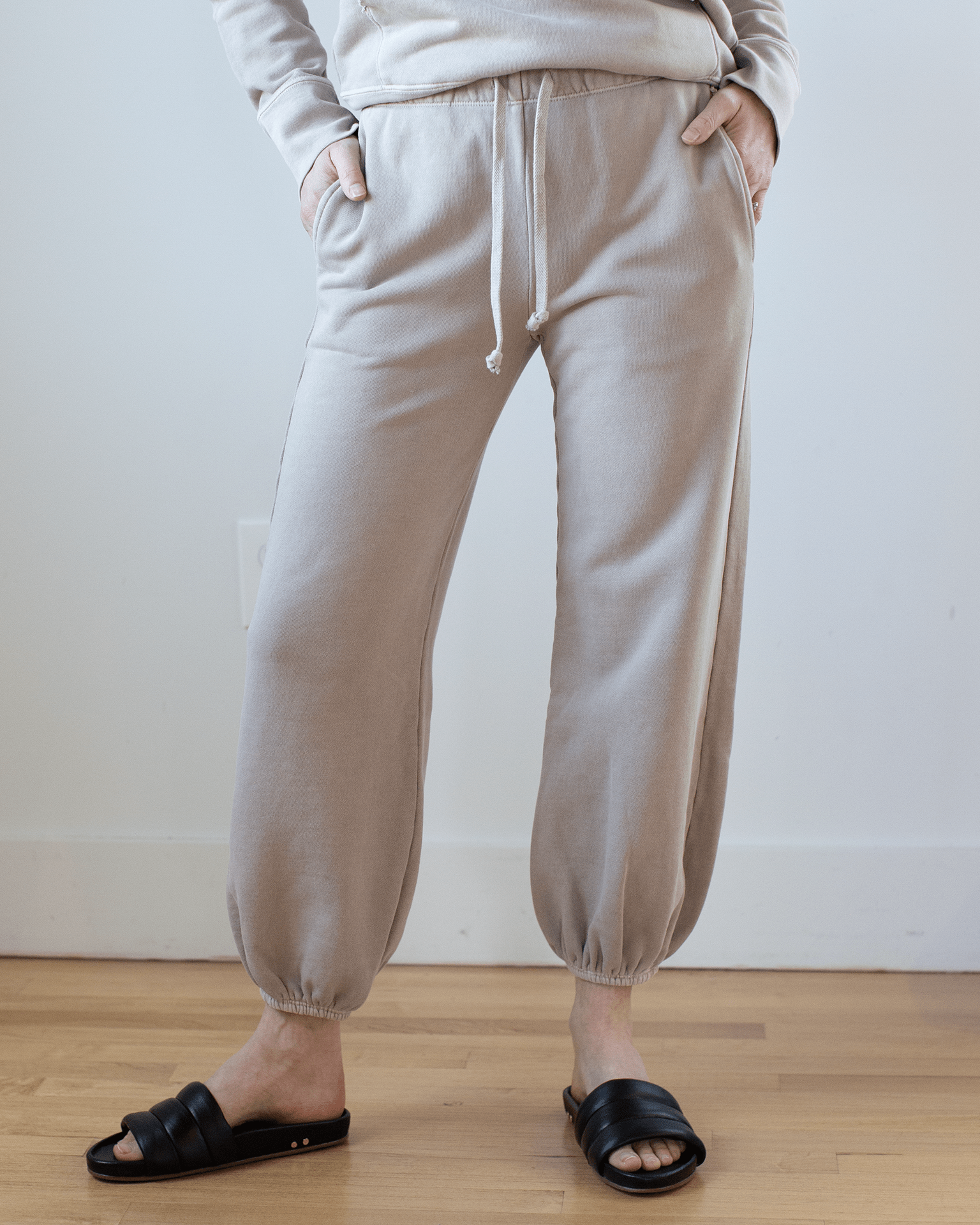 Shane Basic Sweatpant in Sable