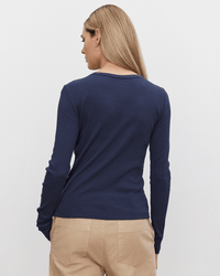 Velvet by Graham & Spencer Bayler L/S Fitted Tee in Navy 