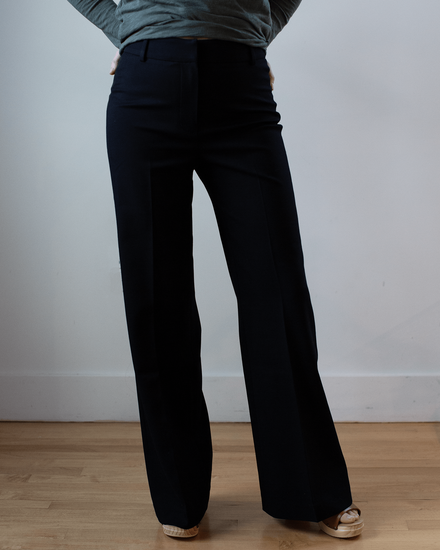 Mariposa Flare Pant in Black