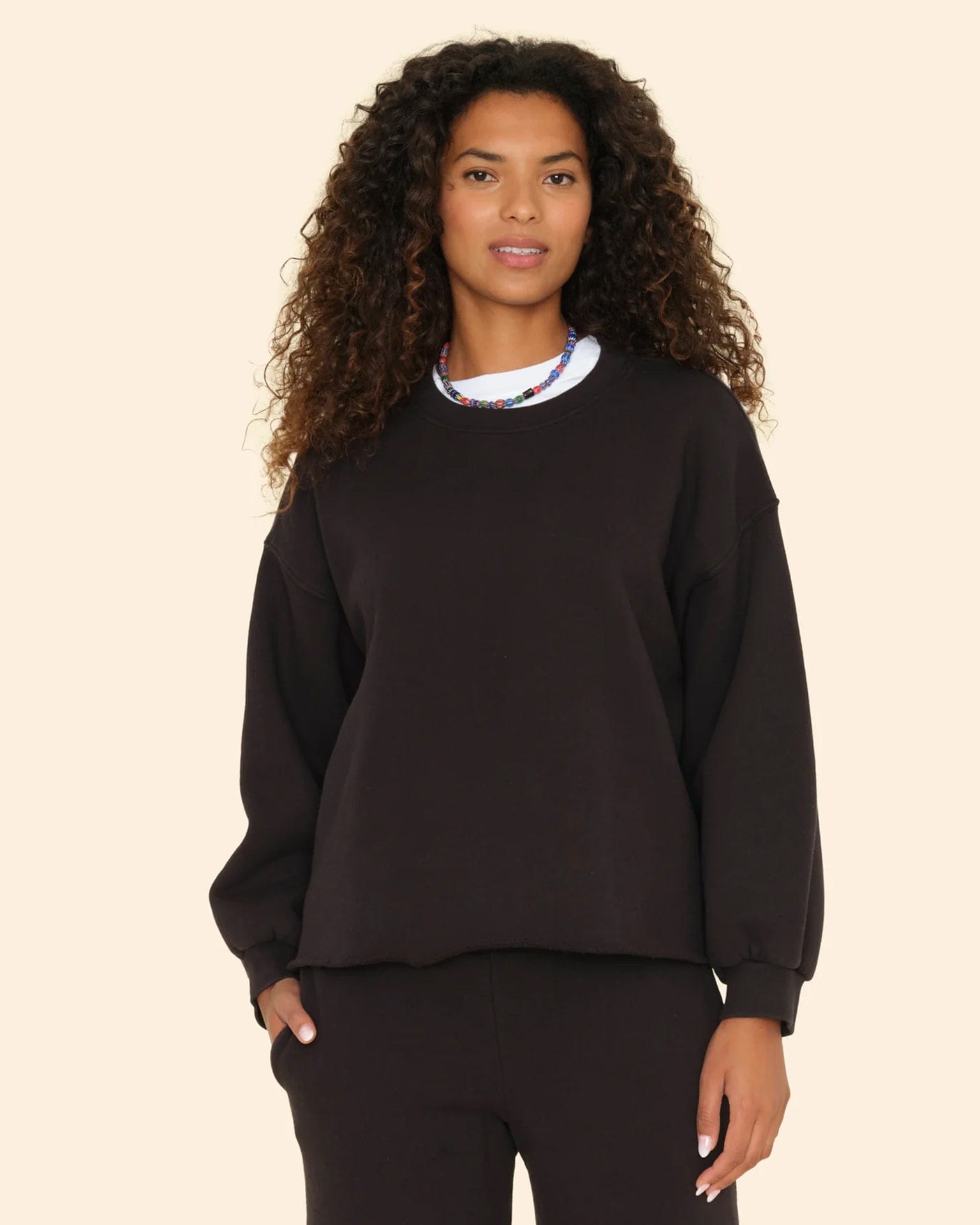 Honor Pullover Sweatshirt in Black