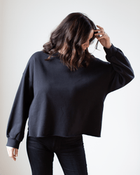 XiRENA Clothing Honor Sweatshirt in Black