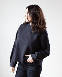 XiRENA Clothing Honor Sweatshirt in Black