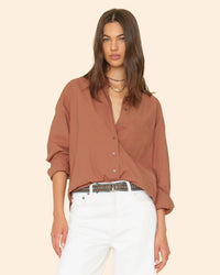 XiRENA Sydney Shirt in Latte Brown 