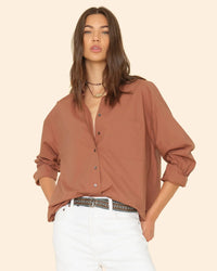 XiRENA Sydney Shirt in Latte Brown 