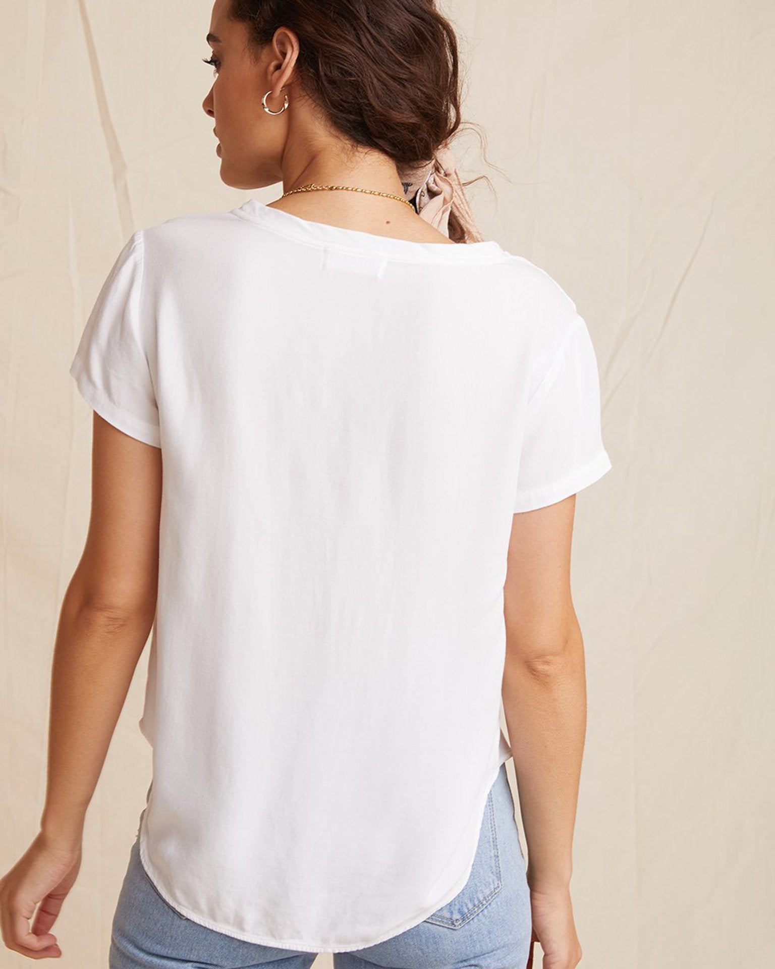 Bella Dahl V Neck Tee in White Bliss Boutiques