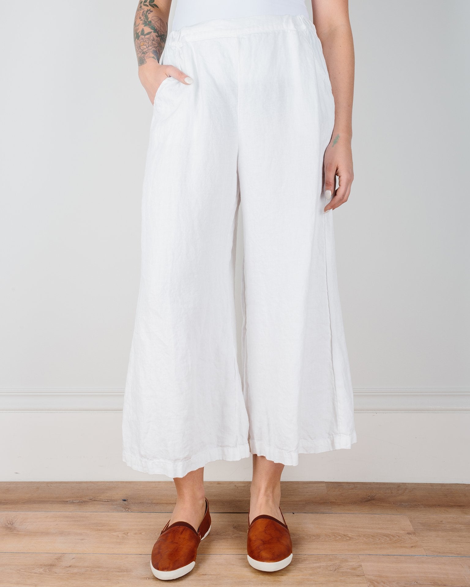 Cropped Wendy Pant in White Heavy Weight Linen