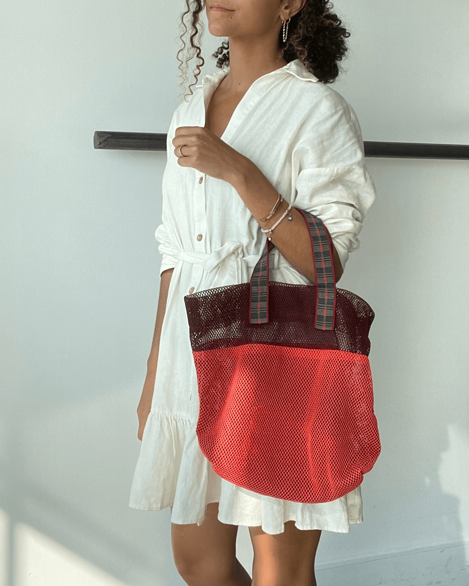 https://www.blissboutiques.com/cdn/shop/products/bliss-bouqitues-epice-small-mesh-bag-in-burgundy-red-burgundy-red-31922580684897.png?v=1682231638
